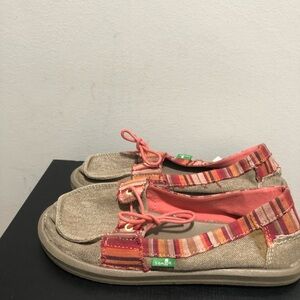 Sanuk Women’s Tan and Orange Striped Slip On Sandals Size 5